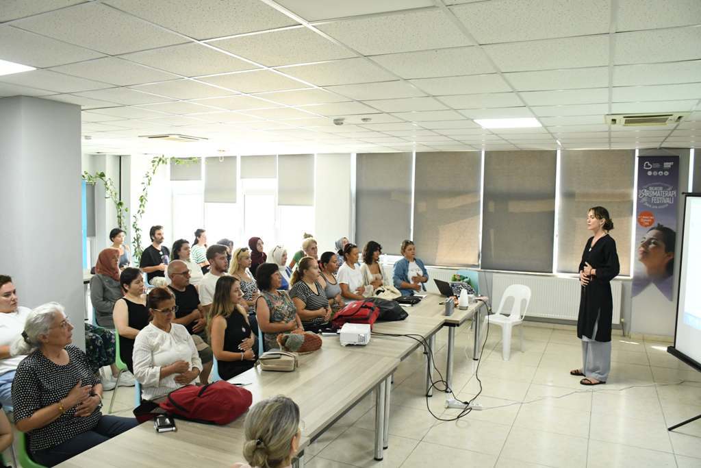 bacemde_aromatik_yaglar_ile_nefes_tekniklerini_ogrendiler_5 Aromatik Yağlar ile Nefes Tekniklerini öğrendiler