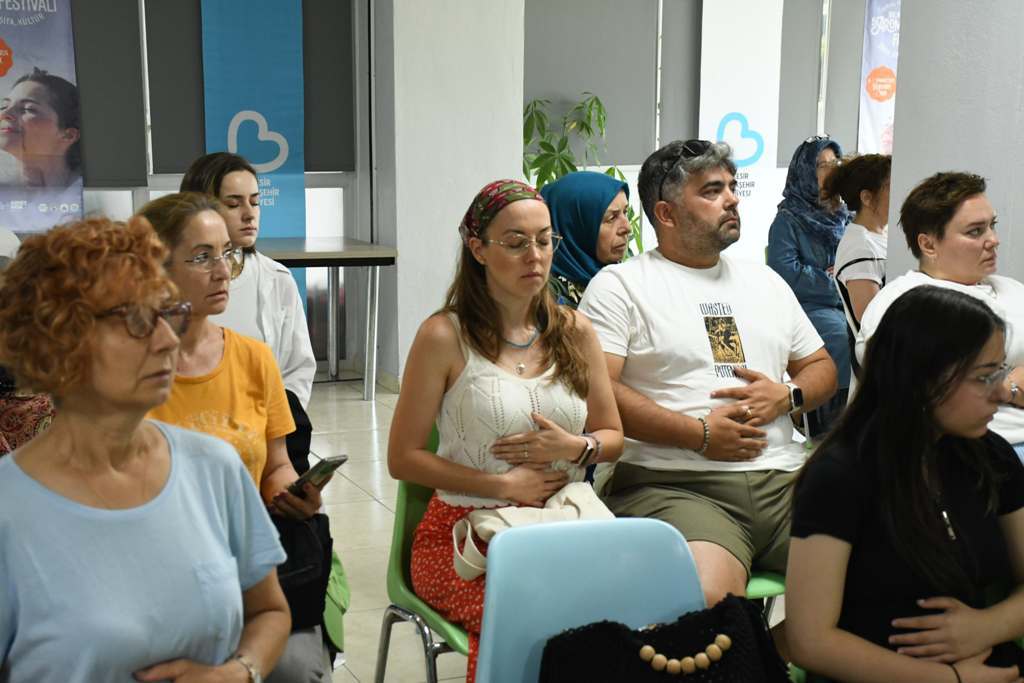 bacemde_aromatik_yaglar_ile_nefes_tekniklerini_ogrendiler_9