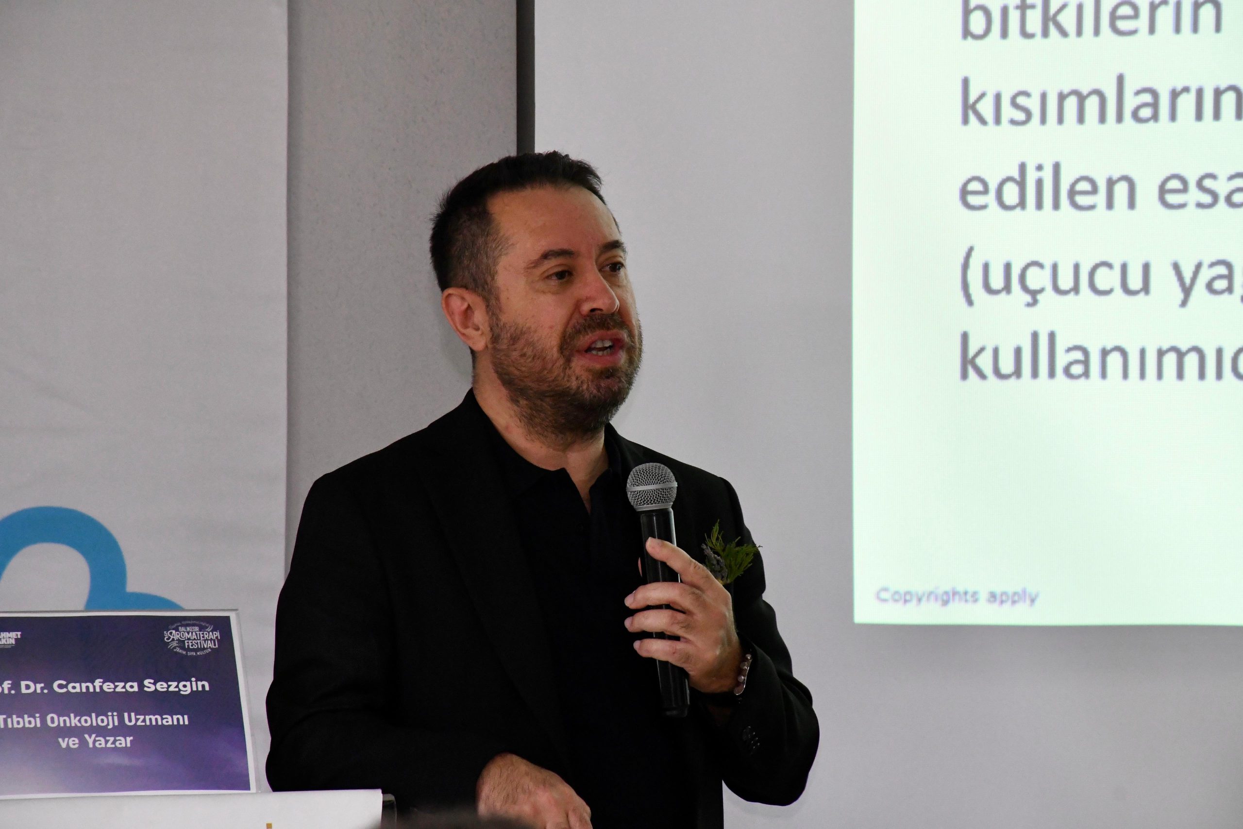 balikesirde_aromaterapinin_onkolojide_kullanimi_konusuldu_4