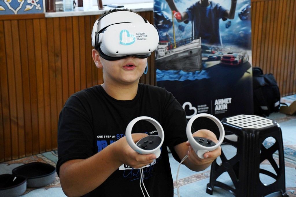 bbb_kirsalin_cocuklarini_vr_gozluklerle_bulusturmaya_devam_ediyor_5 Kırsalın çocukları, Atatürk ile buluşmaya devam ediyor