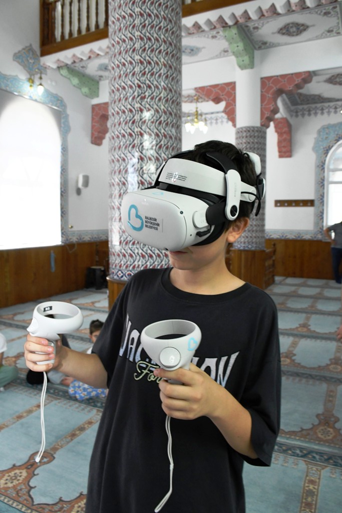 bbb_kirsalin_cocuklarini_vr_gozluklerle_bulusturmaya_devam_ediyor_8 Kırsalın çocukları, Atatürk ile buluşmaya devam ediyor