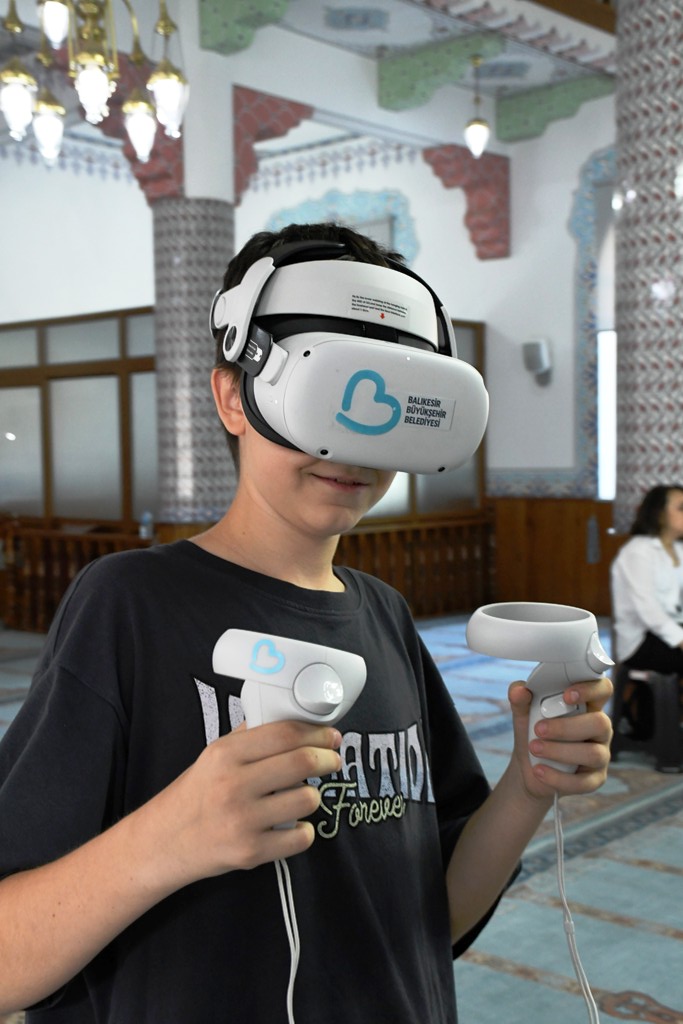 bbb_kirsalin_cocuklarini_vr_gozluklerle_bulusturmaya_devam_ediyor_9 Kırsalın çocukları, Atatürk ile buluşmaya devam ediyor