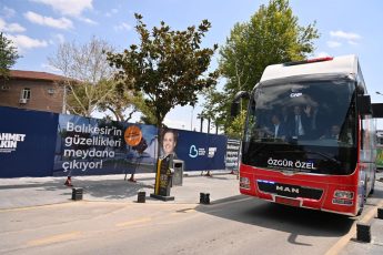 ozgur_ozel_ahmet_akinin_makam_kahvesini_icmeyi_coktan_hak_ettik_2