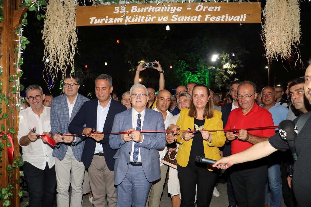 1 Burhaniye'de Festival Heyecanı