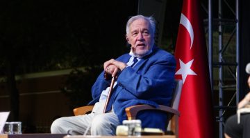 Onur konuğu Ahmet Ümit, Yaşam Boyu Onur Ödülü İlber Ortaylı’ya