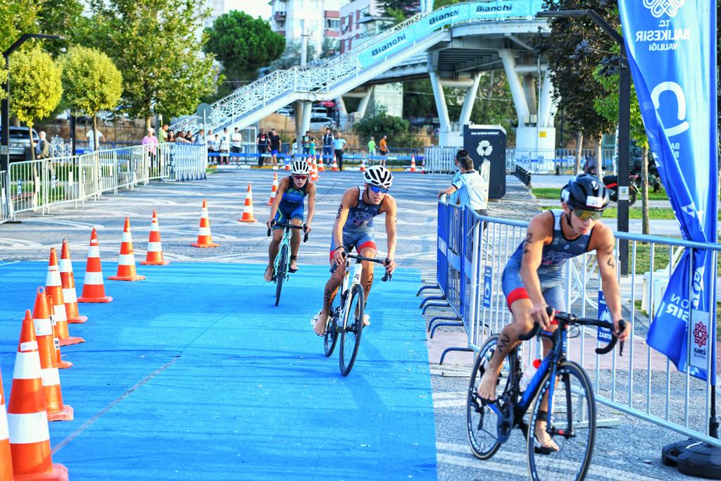 balikesir_triatlonu_avrupa_sampiyonasi_rekora_imza_atti_14 “Balıkesir Triatlonu Avrupa Şampiyonası” rekora imza attı