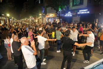 balikesirliler_milli_kuvvetlerin_hafta_sonu_kapanmasina_evet_dedi_5_custom