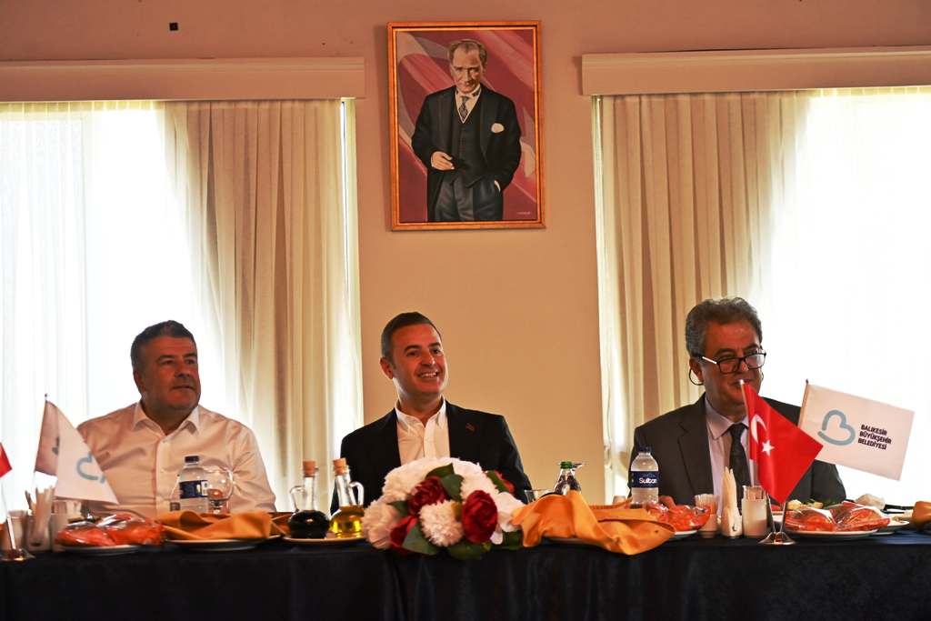 baskan_akin_karesi_merkez_muhtarlariyla_bir_araya_geldi_3 Başkan Akın, Karesi’nin su sorunları masaya yatırdı