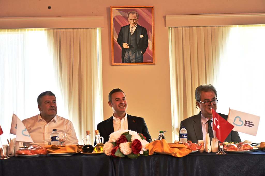 baskan_akin_karesi_merkez_muhtarlariyla_bir_araya_geldi_5 Başkan Akın, Karesi’nin su sorunları masaya yatırdı