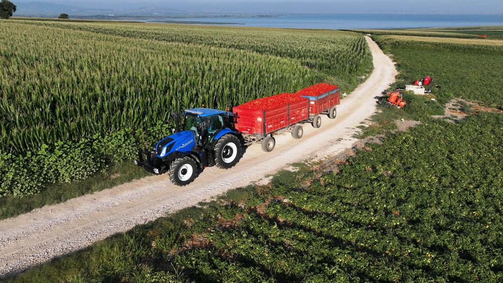 buyuksehirin_tarimsal_sulama_destegiyle_ilk_hasat_yapildi_7 Başkan Akın, üreticinin yüreğine su serpti