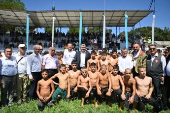 kurtderede_gures_heyecani_basladi_11-345x230 64. Geleneksel Kurtdereli Mehmet Pehlivan Yağlı Güreşleri Başladı