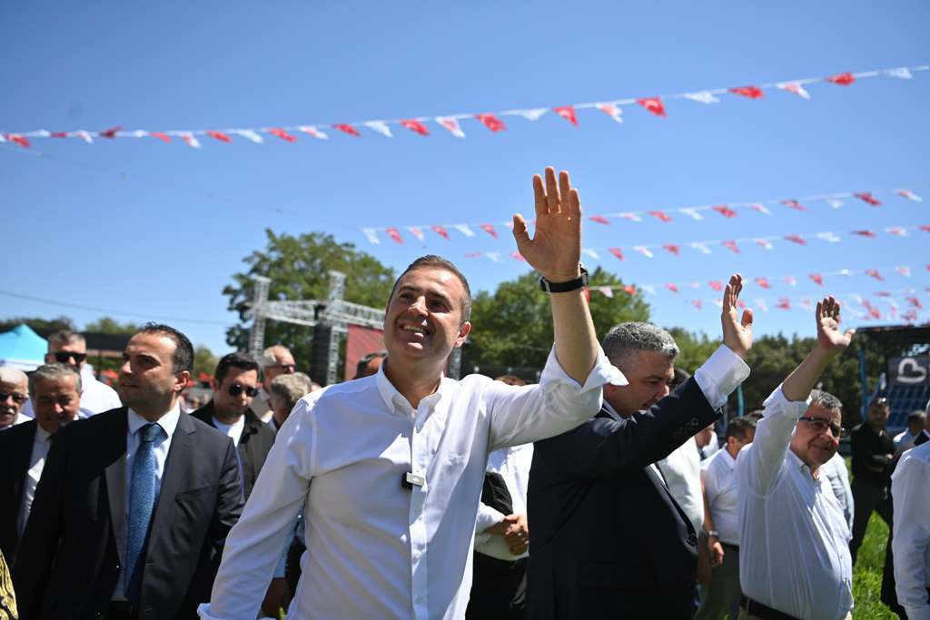 kurtderede_gures_heyecani_basladi_8 64. Geleneksel Kurtdereli Mehmet Pehlivan Yağlı Güreşleri Başladı