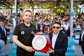 kurtdereli_gureslerinde_altin_kemerin_sahibi_enes_dogan_oldu_-13-345x230 Yağlı Güreşlerin kalbi Balıkesir’de attı