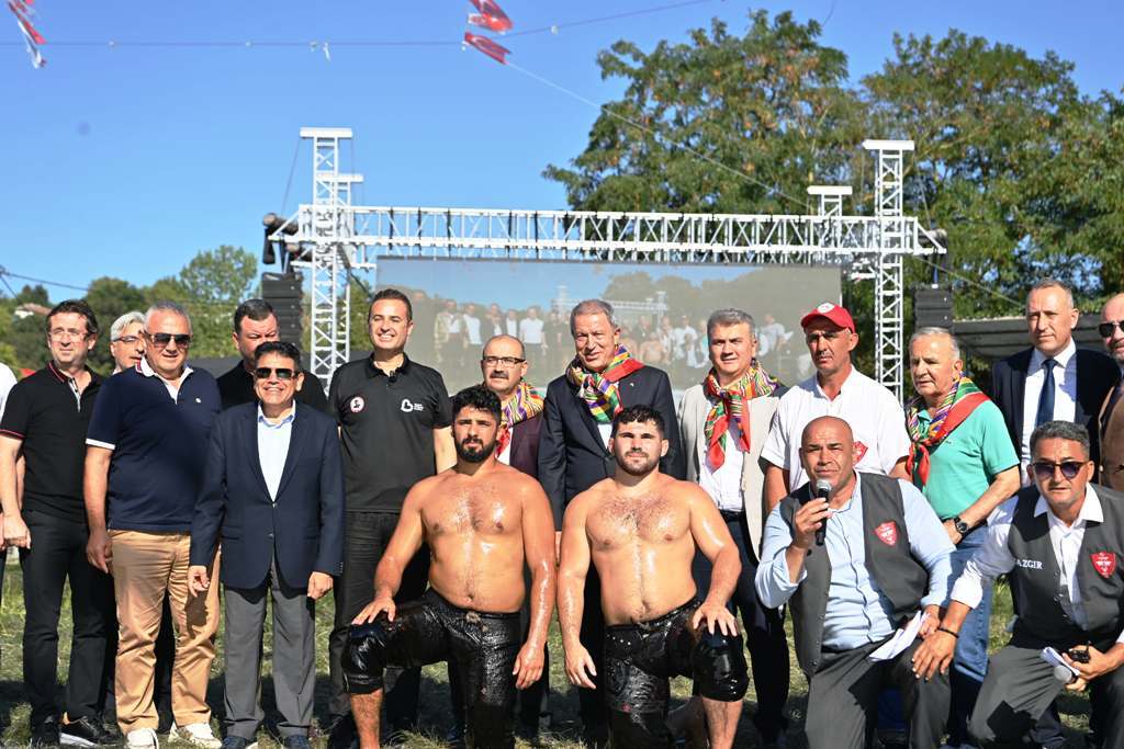 kurtdereli_gureslerinde_altin_kemerin_sahibi_enes_dogan_oldu_-17 Yağlı Güreşlerin kalbi Balıkesir’de attı