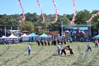 kurtdereli_gureslerinde_altin_kemerin_sahibi_enes_dogan_oldu_-22-345x230 Yağlı Güreşlerin kalbi Balıkesir’de attı