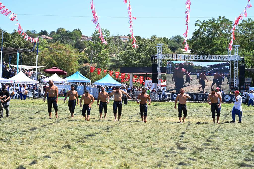 kurtdereli_gureslerinde_altin_kemerin_sahibi_enes_dogan_oldu_-23 Yağlı Güreşlerin kalbi Balıkesir’de attı