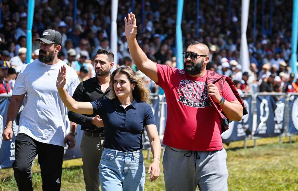 kurtdereli_gureslerinde_altin_kemerin_sahibi_enes_dogan_oldu_-39 Yağlı Güreşlerin kalbi Balıkesir’de attı