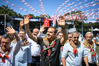 kurtdereli_gureslerinde_altin_kemerin_sahibi_enes_dogan_oldu_-43-345x230 Yağlı Güreşlerin kalbi Balıkesir’de attı