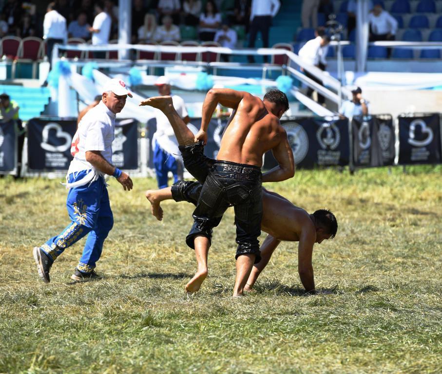 kurtdereli_gureslerinde_altin_kemerin_sahibi_enes_dogan_oldu_-5 Yağlı Güreşlerin kalbi Balıkesir’de attı
