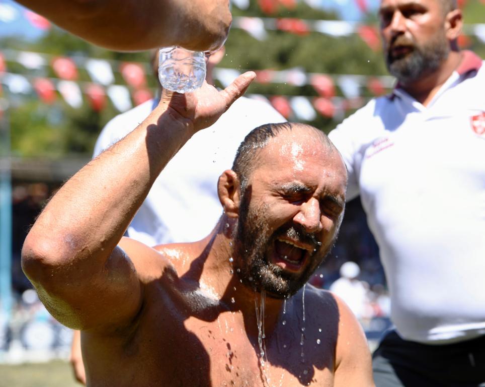 kurtdereli_gureslerinde_altin_kemerin_sahibi_enes_dogan_oldu_-6 Yağlı Güreşlerin kalbi Balıkesir’de attı