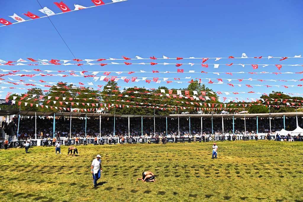 kurtdereli_gureslerinde_altin_kemerin_sahibi_enes_dogan_oldu_-9 Yağlı Güreşlerin kalbi Balıkesir’de attı