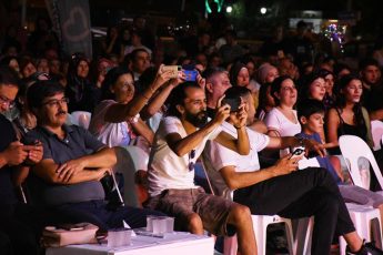 sindirgi_mod10_orkestrasi_ile_eglenceye_doydu_11-345x230 MOD10 Gençlik Orkestrası Sındırgı’yı salladı