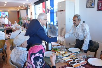 16-345x230 BURHANİYE BELEDİYESİ’NDEN GAZİLERE 19 EYLÜL KAHVALTISI