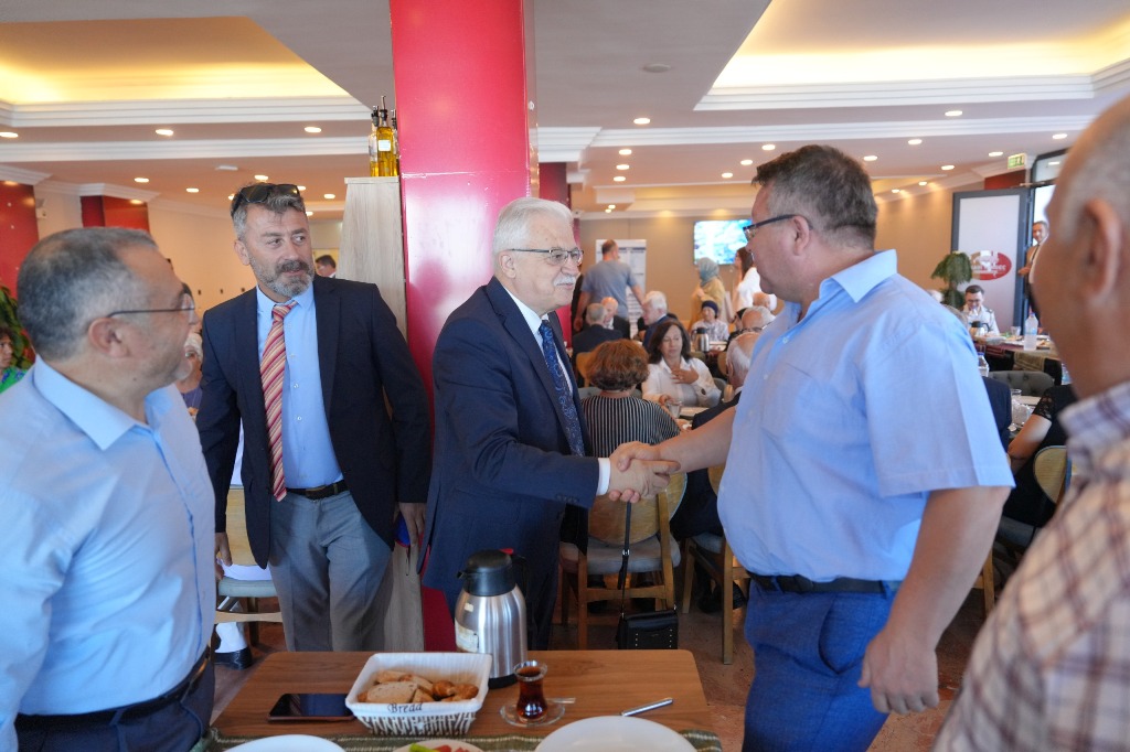 18 BURHANİYE BELEDİYESİ’NDEN GAZİLERE 19 EYLÜL KAHVALTISI