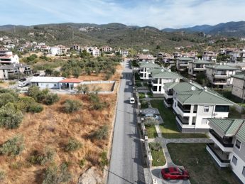 EDREMITTE-YOLCALISMALARINA-HIZ-VERILDI-4-345x259 EDREMİT’TE YOL ÇALIŞMALARINA HIZ VERİLDİ