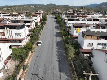 EDREMITTE-YOLCALISMALARINA-HIZ-VERILDI-5-345x259 EDREMİT’TE YOL ÇALIŞMALARINA HIZ VERİLDİ