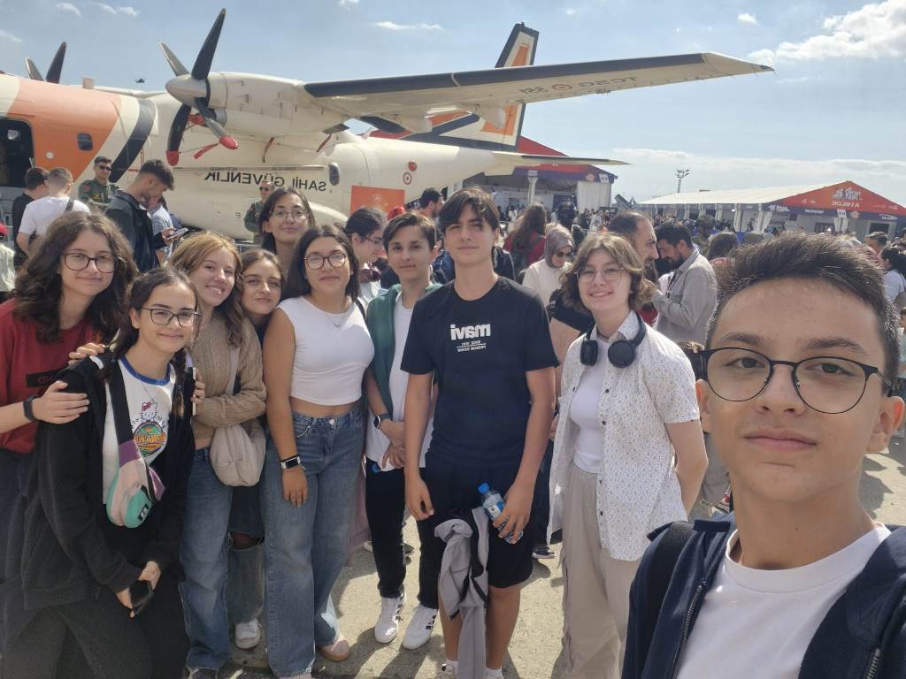 WhatsApp-Image-2025-09-20-at-20.29.46 Edremit ŞMS Fen Lisesi TEKNOFEST’te