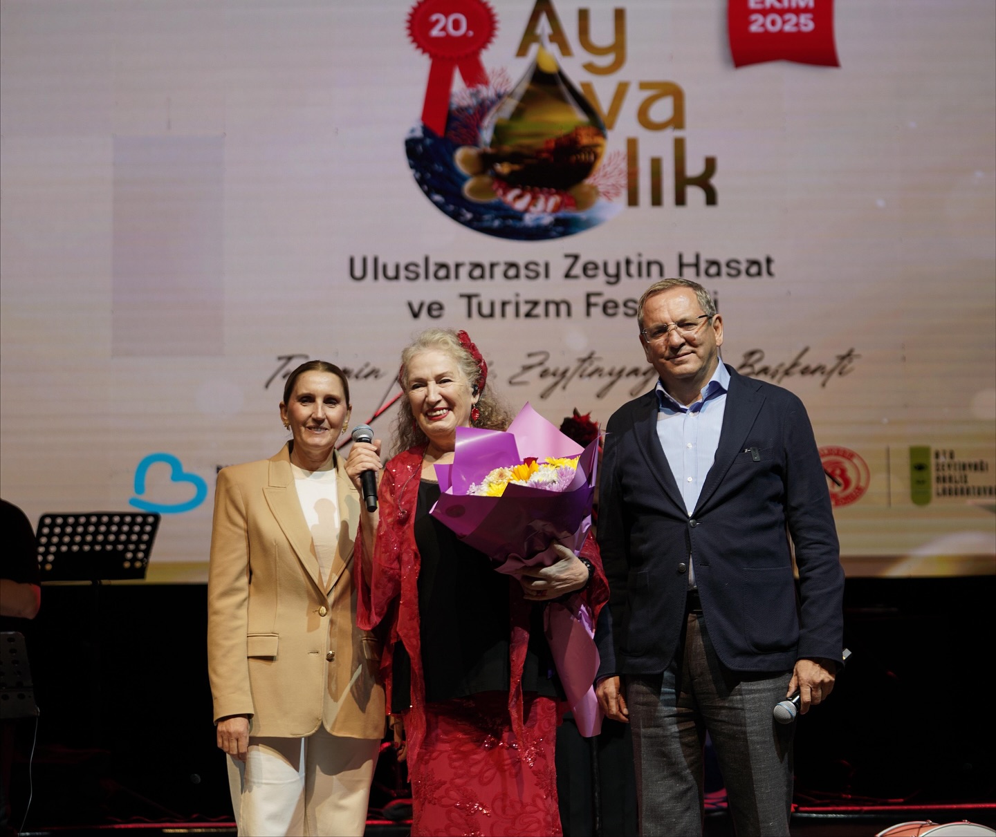 01-1-1 AYVALIK’TAN DOPDOLU PROGRAMIYLA BİR FESTİVAL DAHA GEÇTİ