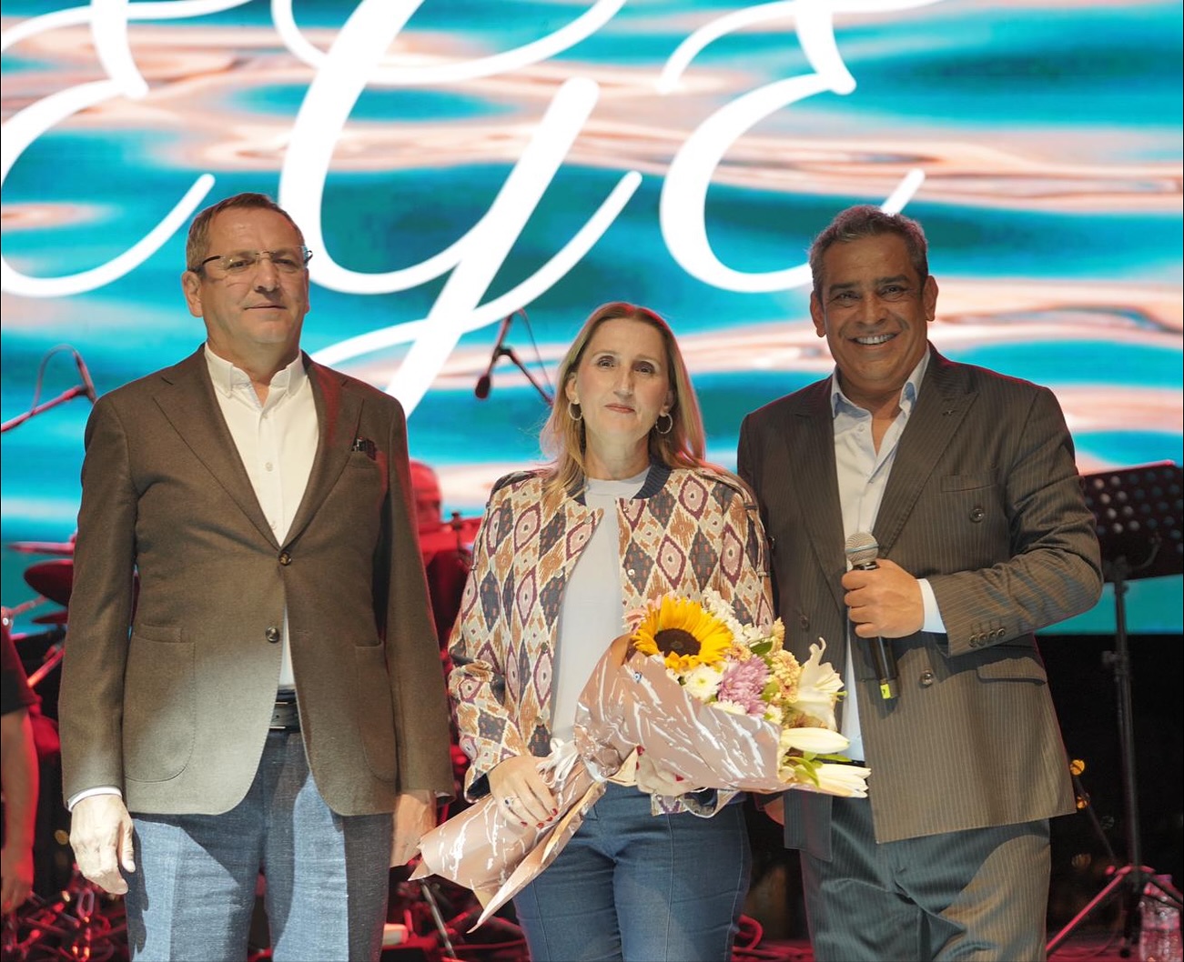 01-7 AYVALIK’TAN DOPDOLU PROGRAMIYLA BİR FESTİVAL DAHA GEÇTİ