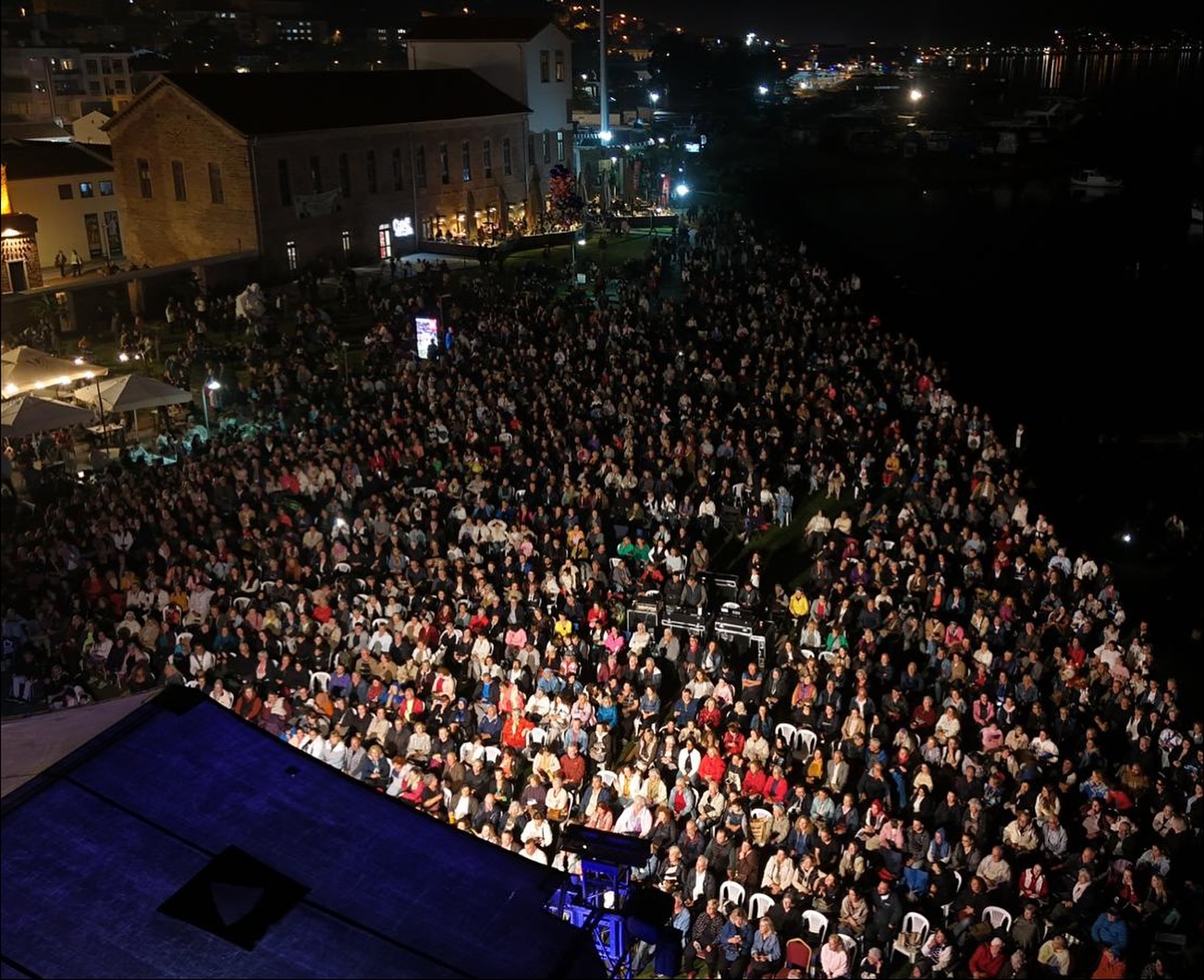 02-3 20. Ayvalık Uluslararası Zeytin Hasat ve Turizm Festivali’nde müzik dolu gece...