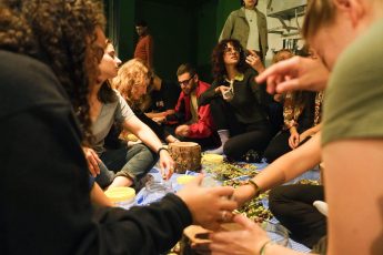 02-4-345x230 Ayvalık’ta Uluslararası Gençlik Projesi Kapsamında Zeytin Kültürü Deneyimi