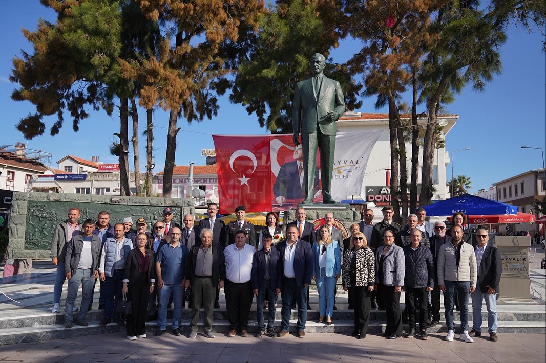 02-4 Ayvalık’ta Muhtarlar Günü kutlandı