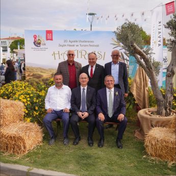 02-5-345x345 Ayvalık’ta Zeytin ve Zeytinyağı Büyük Festival Pazarı Açıldı.