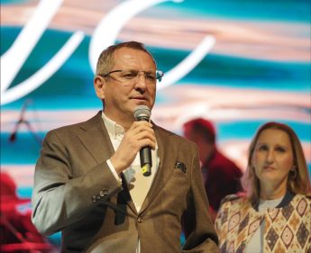 03-3-345x281 20. Ayvalık Uluslararası Zeytin Hasat ve Turizm Festivali’nde müzik dolu gece...