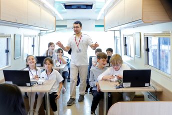 03-345x230 Deniztemizturmepa Mavi Nefes Eğitim Otobüsü Ayvalık’ta