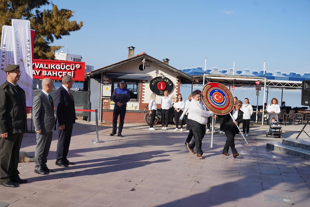 03-4 Ayvalık’ta Muhtarlar Günü kutlandı