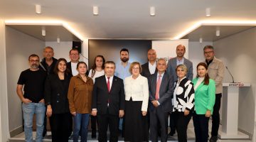 İlk protokol dersi babaanneden: ‘KALKACAĞIN YERE OTURMA’