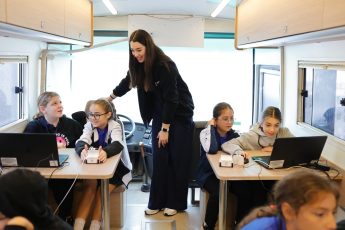 04-345x230 Deniztemizturmepa Mavi Nefes Eğitim Otobüsü Ayvalık’ta