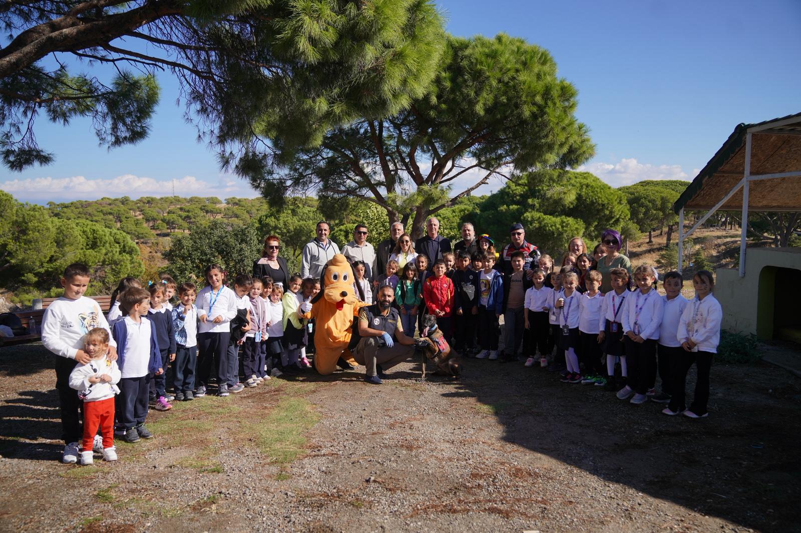 06-2 AYVALIK BELEDİYESİ’NDEN DÜNYA HAYVANLARI KORUMA GÜNÜ’NDE ANLAMLI MESAJ: “SATIN ALMA, SAHİPLEN”
