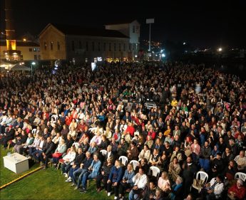 06-5-345x281 20. Ayvalık Uluslararası Zeytin Hasat ve Turizm Festivali’nde müzik dolu gece...