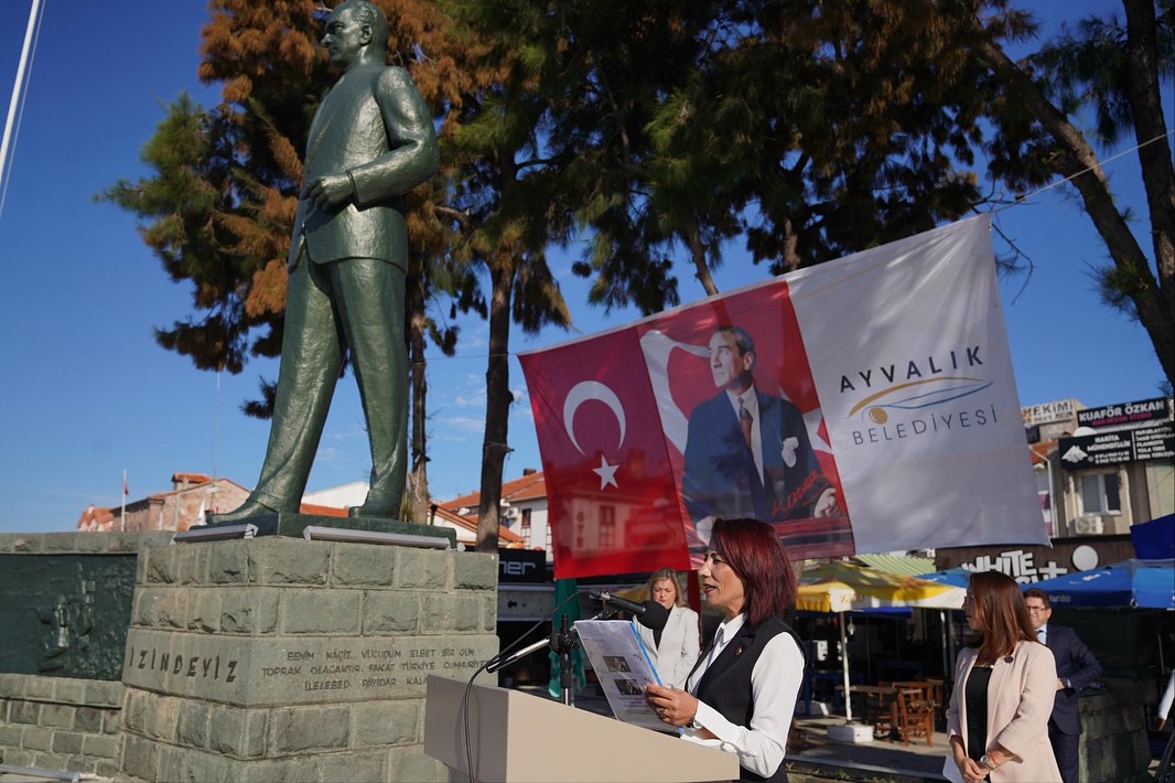 06-6 Ayvalık’ta Muhtarlar Günü kutlandı