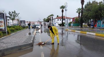 KUZEY EGE’DE ETKİLİ OLAN YAĞIŞA AYVALIK BELEDİYESİ’NDEN ANINDA MÜDAHALE