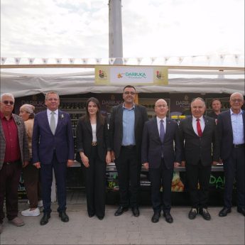 07-6-345x345 Ayvalık’ta Zeytin ve Zeytinyağı Büyük Festival Pazarı Açıldı.