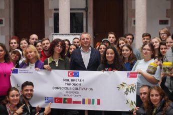 08-3-345x230 Ayvalık’ta Uluslararası Gençlik Projesi Kapsamında Zeytin Kültürü Deneyimi