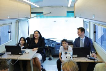 08-345x230 Deniztemizturmepa Mavi Nefes Eğitim Otobüsü Ayvalık’ta