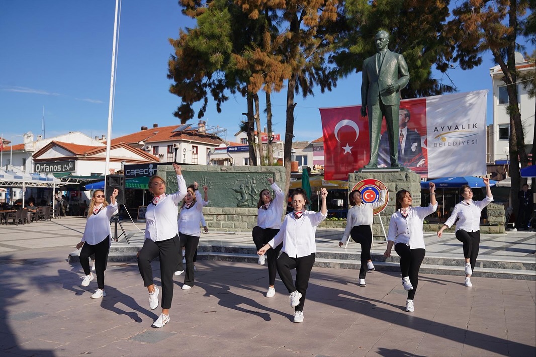 08-5 Ayvalık’ta Muhtarlar Günü kutlandı